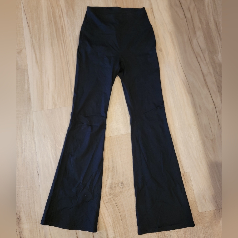 ✨️ lululemon athletica Black Flare Pants Leggings SIZE 6
